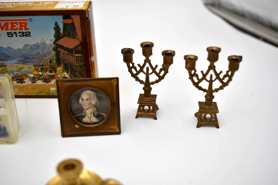 Gran lote de cerámica miniatura para casa de muñecas, latón, utensilios de cocina, marcos de colección Foto 3 de 4