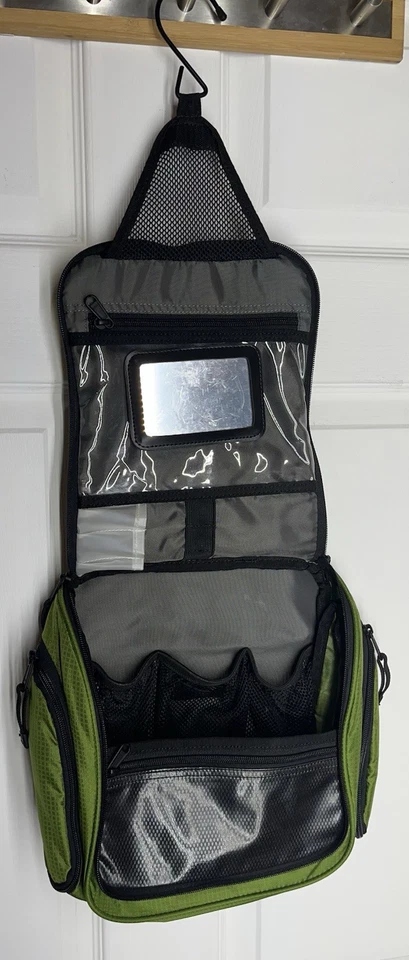 Дорожная сумка для туалетных принадлежностей Eddie Bauer подвесная нейлоновая зеленая с молнией и зеркалом - Изображение 3 из 4