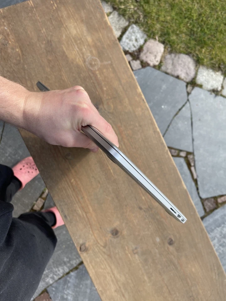 Apple MacBook Pro 15” (Mid 2015) | i7 2.5GHz | 16GB RAM | 512GB SSD | Radeon R9 - Bild 4 von 4