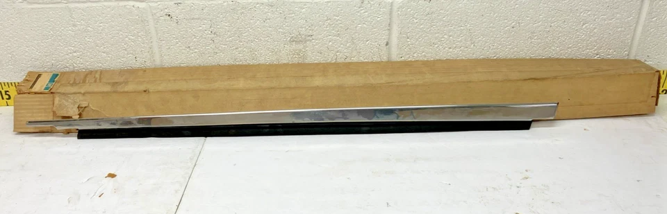 New OEM GM LH Beltline Trim 1686415 1976-1979 Cadillac Deville/Fleetwood (Bin86) - Image 2 of 4