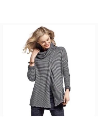 Cabi Fergie Split Turtleneck Sweater Black And Wh… - image 1
