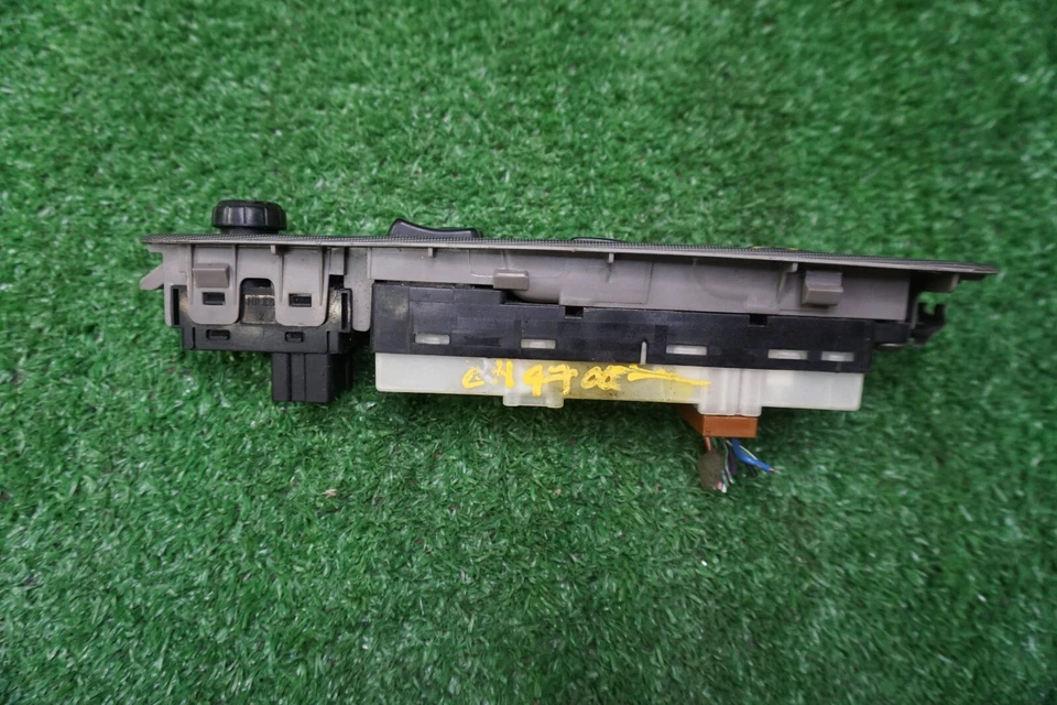 Interruptor de ventana delantera izquierda Nissan Altima 2005 2006 OEM 254018J100 Foto 2 de 4