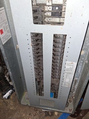 Siemens P1E30BQ100CTS P1 Panelboard 100 Amp 480Y/277 V 3PH 4W 30 Space BQD