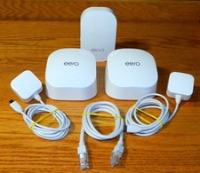 eero Dual Band Mesh Wi-Fi Router N0110001 w/ Extender Q0110001 Extender D0110001