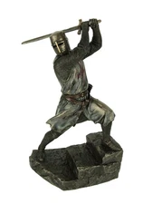 Scratch & Dent Templar Knight Wielding Double Handed Sword Statue