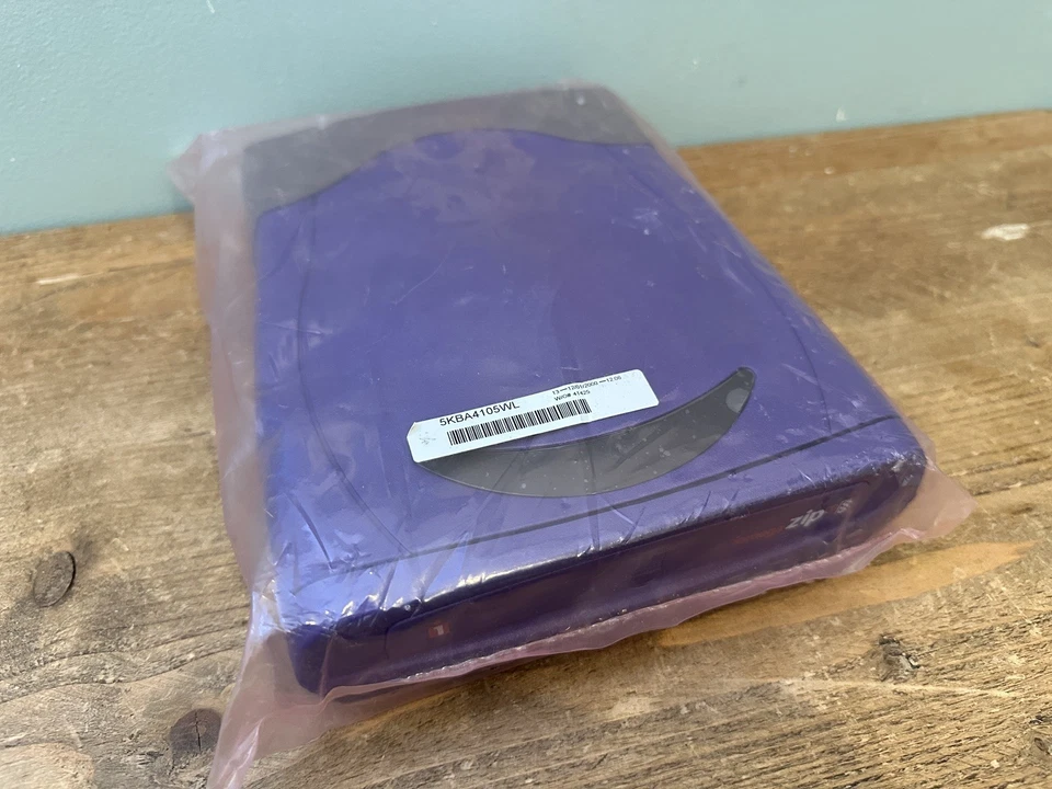 NEW - Iomega ZIPCDUSB ZIP CD 650 CD-R/RW External USB Drive CD-ROM ONLY - Image 2 of 4