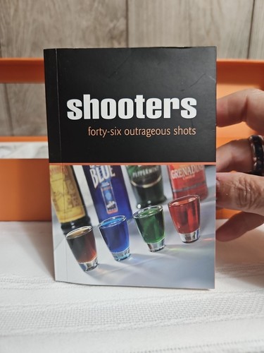 SHOOTERS Party Kit Adult Game 4 SHOT GLASSES, Pour Spout, Recipe Book, NEW 2010 - Bild 5 von 18