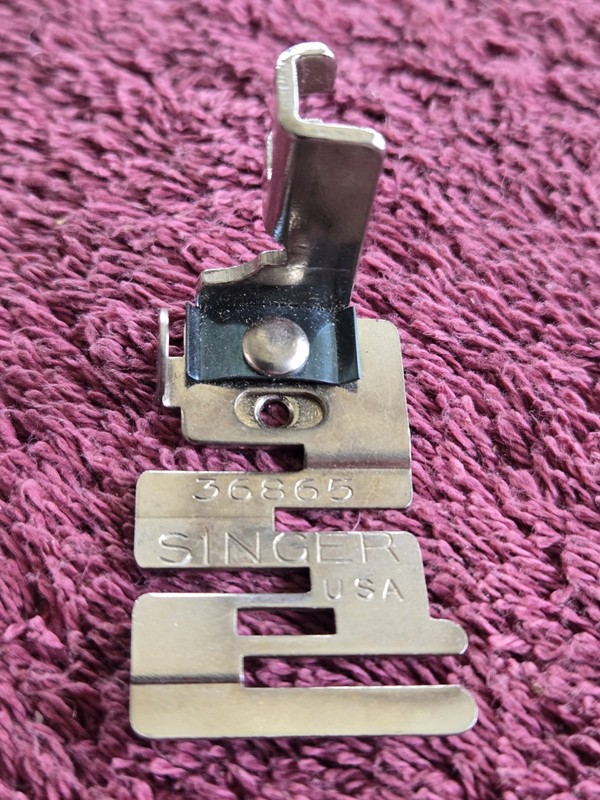Vintage Singer 36865 Edge Stitcher Foot for 15, 66, 99, 201, 221 & more