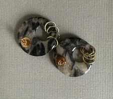 fashion dangle earrings for women stone and gold details. Pierse only.