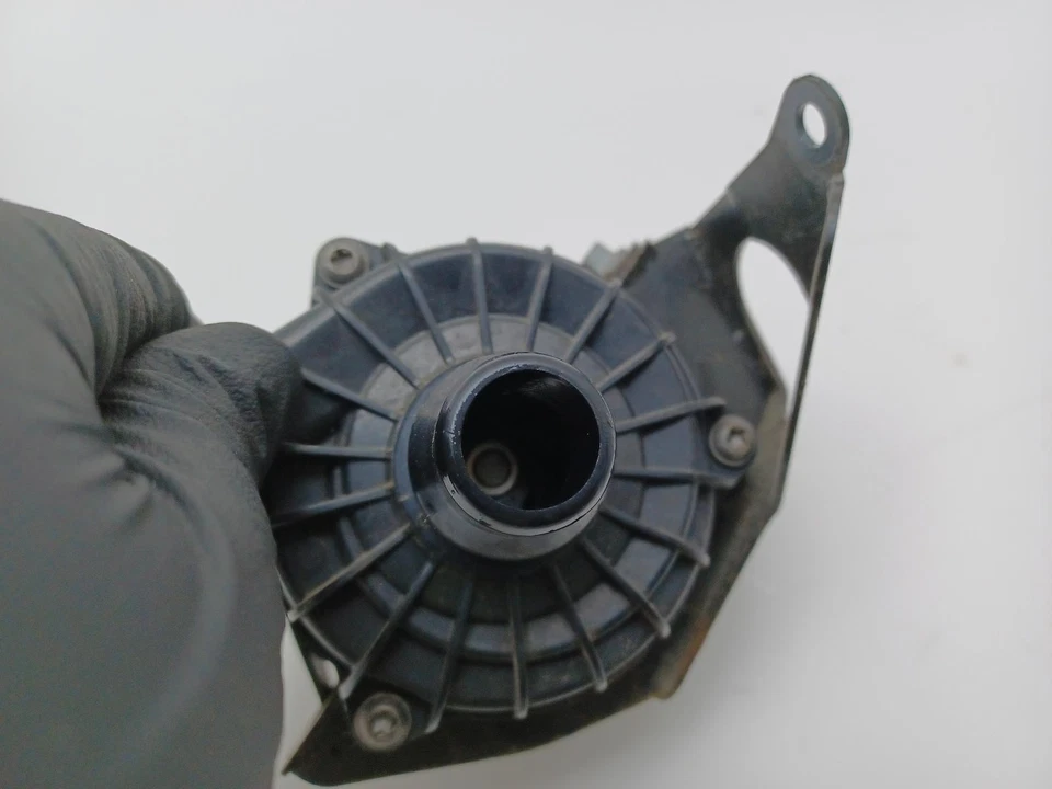 ASTON MARTIN DB11 Water Pump 2016-2023  - Image 4 of 4