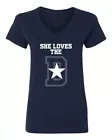 达拉斯牛仔队“She Loves The D”足球女式V领衬衫