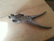 Saw Set, Pistol Grip Vintage Woodworkers Hand Saw Tooth Setter OVB USA