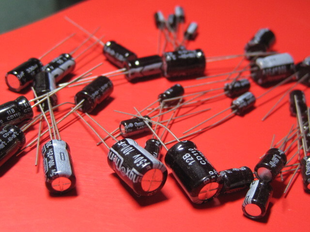 Kit De 2200 Condensateurs électrostatiques 1uF-125 UF