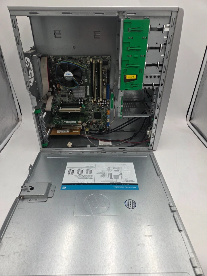 HP XW4400 Workstation ET115AV Server Intel CORE2 6300 2GB RAM- NO PSU OR GPU - Image 4 of 4