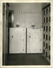 1928 Press Photo Gymnasts 1928-50-Mrs Jerry Packs Fat Reducing Machines