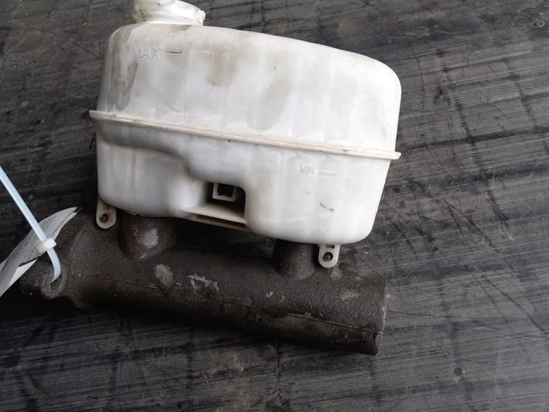Cilindro maestro de freno 03-07 Chevrolet Express 2500 furgoneta 19209234 Foto 4 de 4