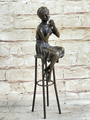 Main Fabriqué Jeune Fille Assis Un Chaise Bronze Sculpture Par Chiparus Figurine - Photo 1/10