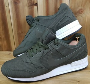 nike mens khaki trainers