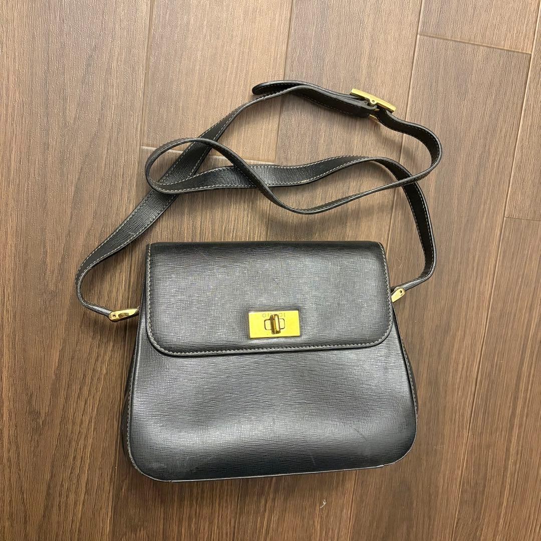 GUCCI Turn Lock Crossbody Shoulder Bag Leather Black Vintage Logo From Japan