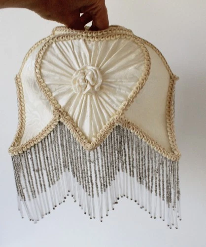VTG Dale Tiffany Cream Heart Floral Glass Beaded Fringe Boudoir Lamp Shade READ