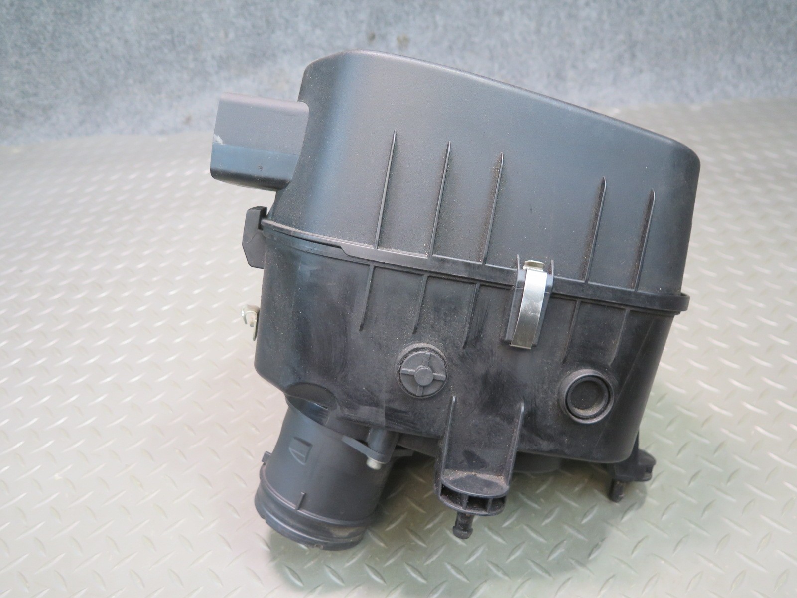 2014-2020 MASERATI GHIBLI M157 SQ4 3.0L ENGINE RIGHT AIR CLEANER FILTER BOX