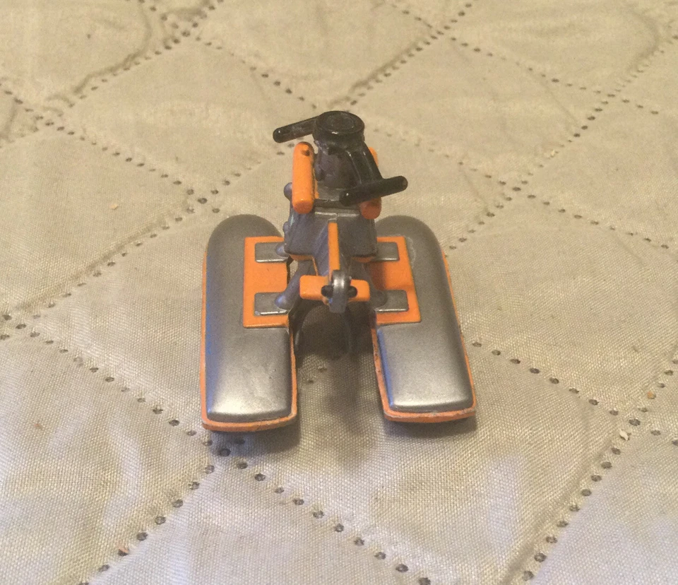 Micro Máquinas "HELICÓPTERO CAZADORES DE TIBURONES" De Colección 1995 LGT Foto 4 de 4