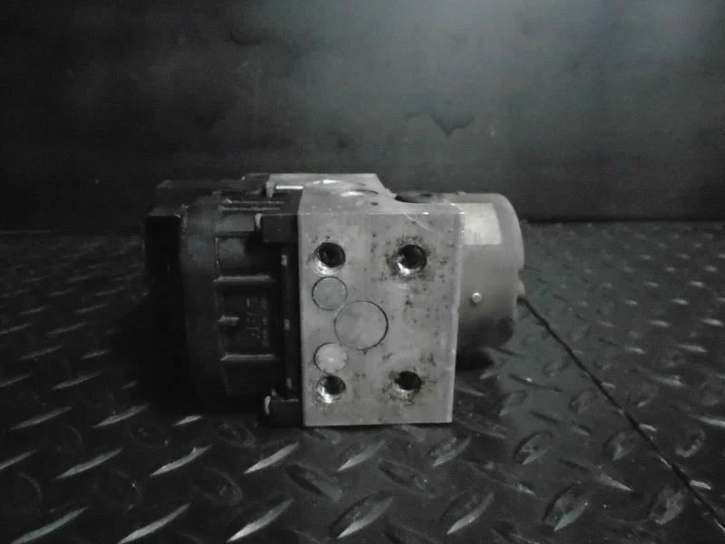 Subaru Forester 2001 ABS módulo de freno antibloqueo Foto 2 de 3