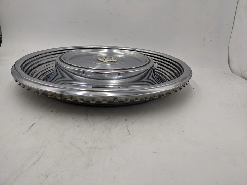 Cadillac 1968-1969 15" Fleetwood - Deville - Tapacubos Calais Foto 4 de 4