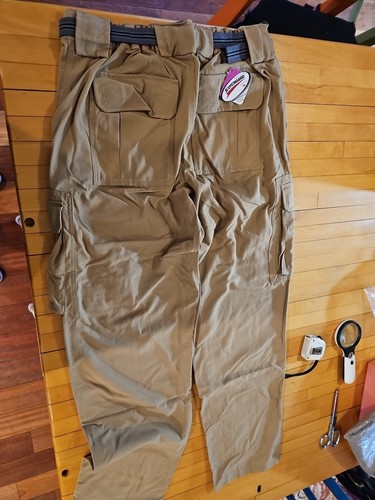 Duluth Trading Mens Cargo Pants Dry On The Fly M sz 32 Style #59311 New - Picture 9 of 10