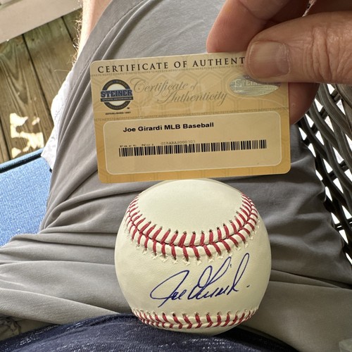 Von Joe Girardi signierter Baseball Steiner zertifiziert