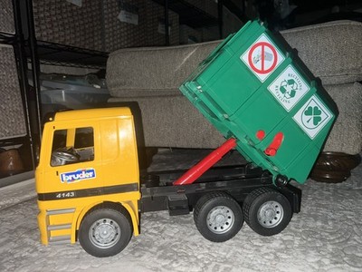 BRUDER Mercedes Benz Recycle/Garbage Truck - Actros - | eBay