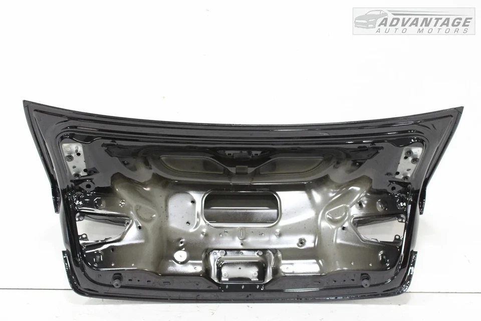 AUDI A3 QUATTRO 2015-2020 8V sedán maletero trasero tapa negro brillante OEM Foto 3 de 4