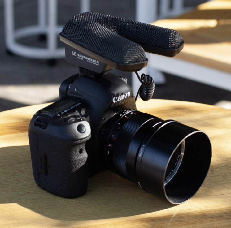 Q2858　SENNHEISER ゼンハイザー MKE440 Sennheiser MKE 440 Camera-mount Stereo Shotgun Microphone