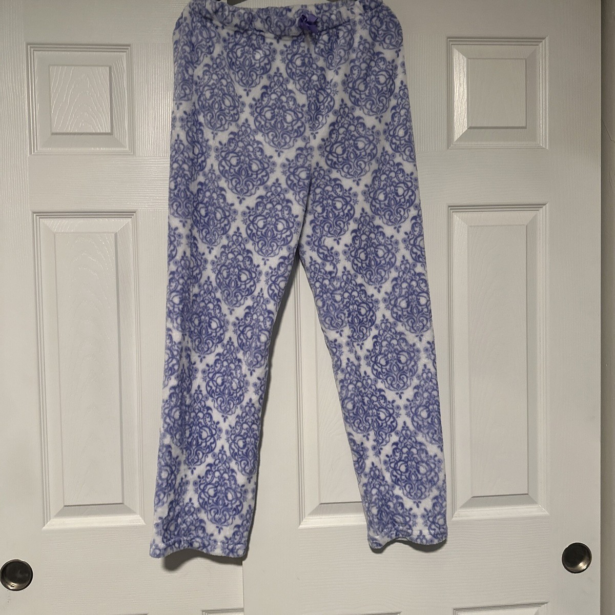 Mayfair White And Purple Pajama Bottoms Size M