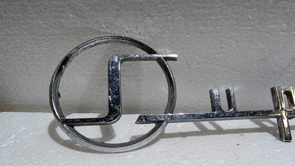 1955-56 Buick Super Original Cuarto Panel Emblema Insignia Usado Foto 3 de 4