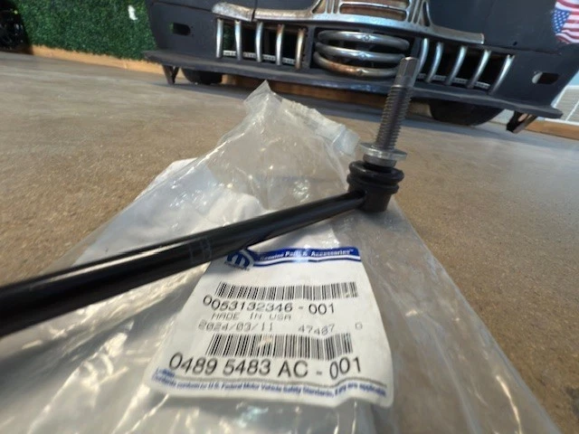 (1) Barra estabilizadora suspensión delantera izquierda Mopar original 04895483AC Foto 2 de 4