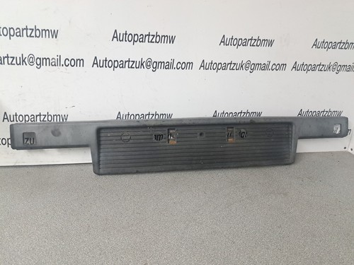 BMW E30 3ER 1984 STOßSTANGE VORNE NUMMERNSCHILDHALTER VERKLEIDUNG OEM 1888266 #11A