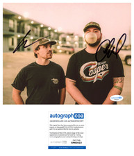 'Muscadine Bloodline' Country Band Duo Signed 8x10 Photo 'Me On You' ACOA