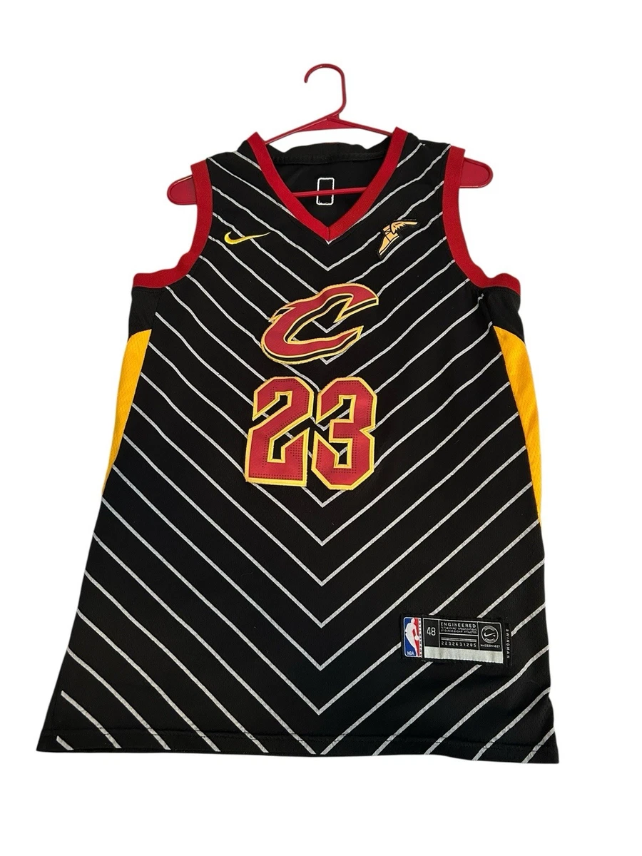 Preços baixos em Cleveland Cavaliers LeBron James Preto Roupas e