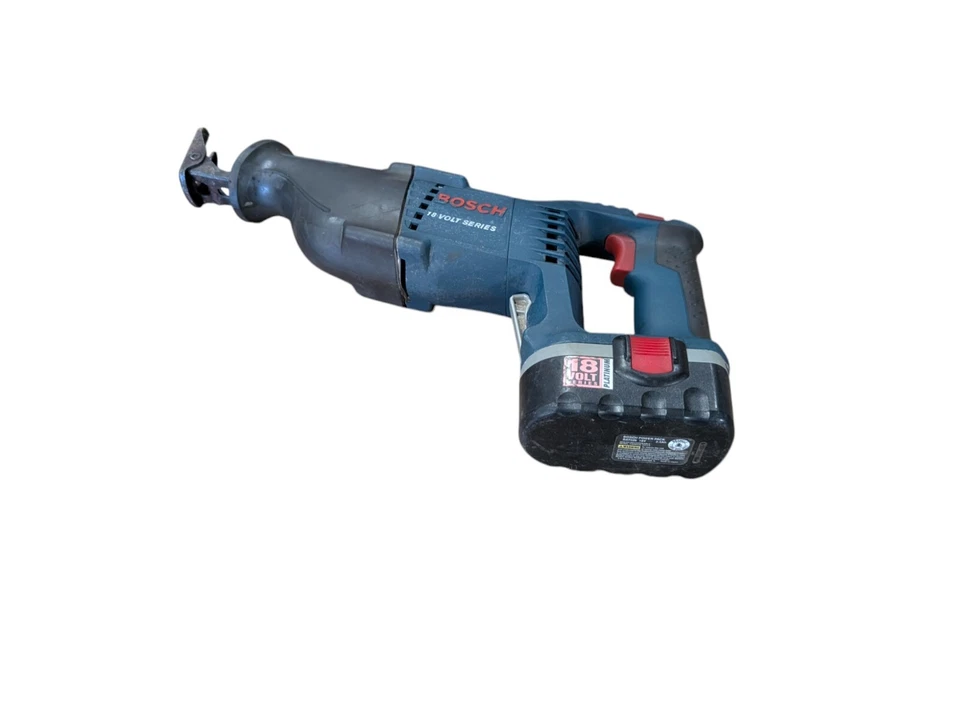 BOSCH RECIPROCATING SAW 18V Model 1646 + Battery !  - Image 2 of 4