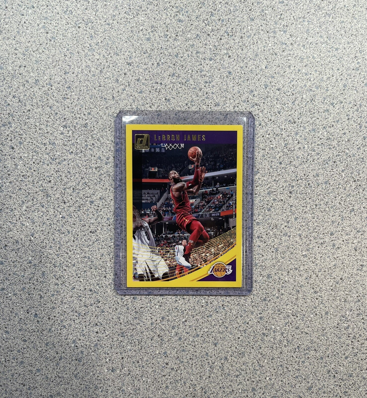 2018-2019 Panini Donruss Basketball #94 LeBron James Yellow Flood SP LAKERS