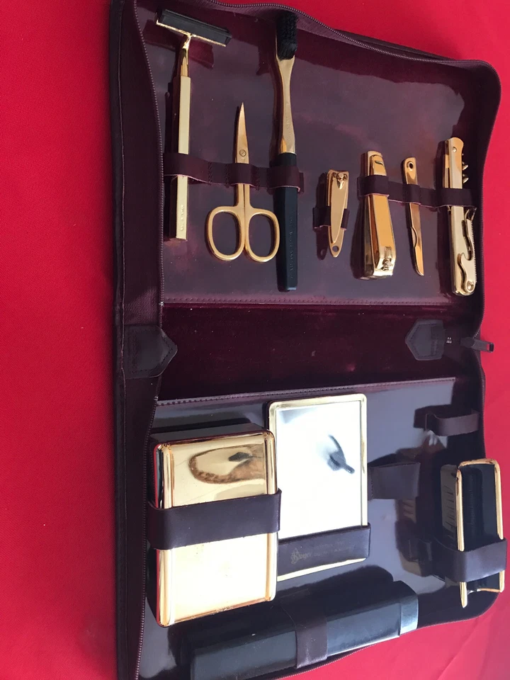 Royce Mens Leather Travel and Grooming Toiletry Kit - Image 2 of 4