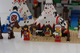 Lego Western Indians 6766/6763:Rapid River Village