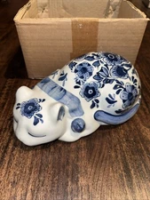 New In Box Centrum Vintage Cobalt Blue & White Floral Sleeping Hand Painted Cat