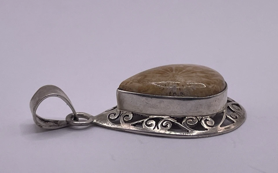 Colgante de piedras preciosas de coral fósil de plata de ley (4,74 g) Foto 3 de 4