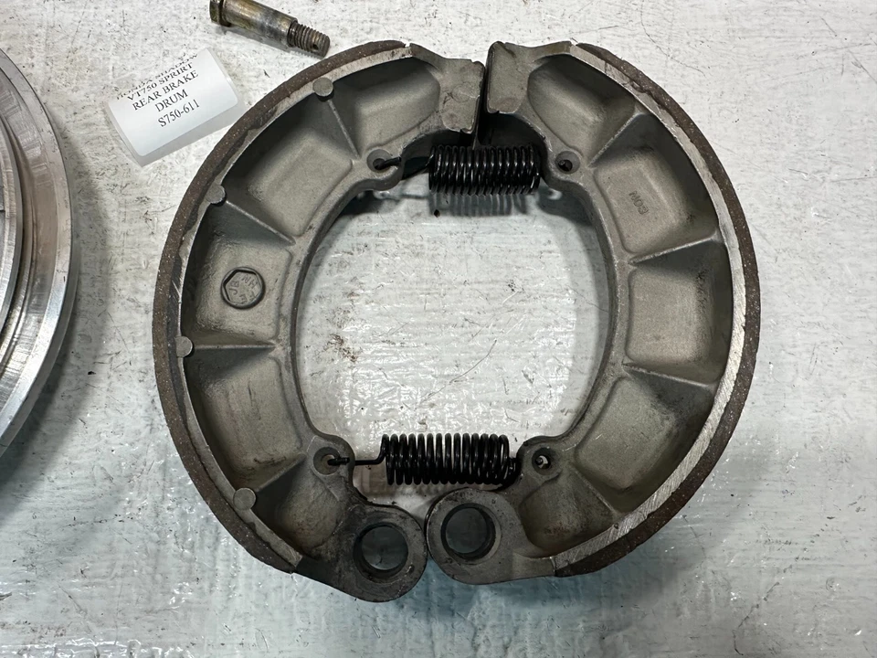 Tambor y zapatas de freno trasero Honda Shadow Spirit VT750DC 01-07 Foto 3 de 4