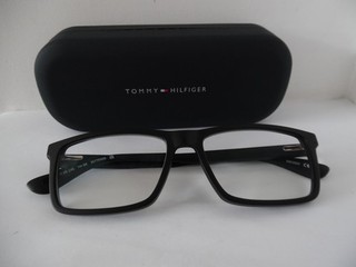 Tommy Hilfiger occhiali da vista rettangolari nero opaco e custodia/panno TH 99 55 16 145