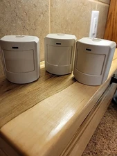 3 Interlogix 60-807-95R Indoor Wireless Pet Immune Saw PIR Detector