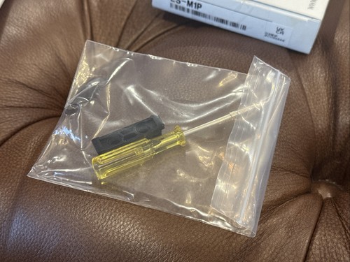 NEW SURPLUS Keyence ES-M1P Separate Amplifier Proximity Sensor FAST SHIPPING - Picture 9 of 10