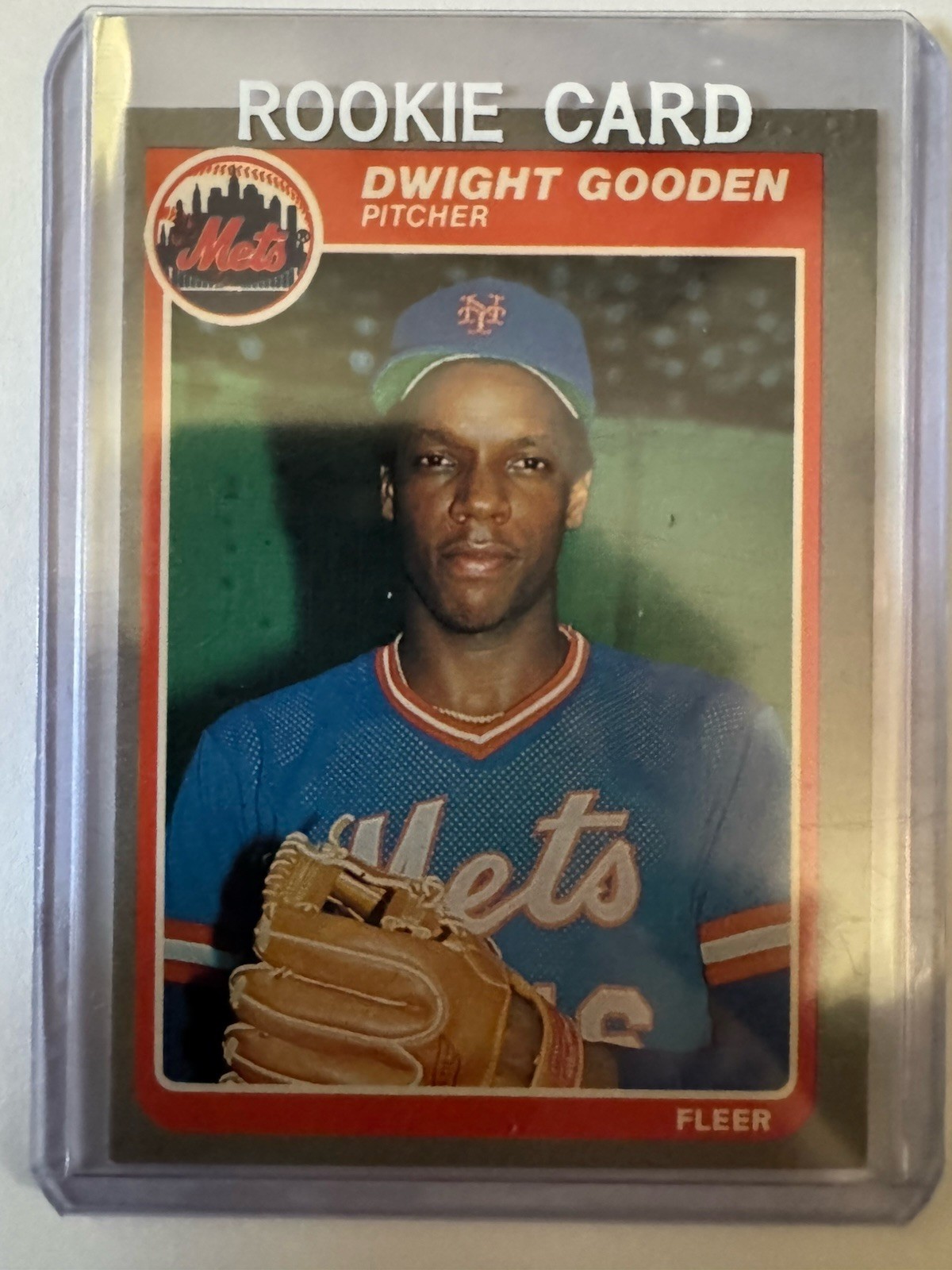 1985 Fleer - Dwight Gooden #82 Baseball Card New York Mets - Rookie Card